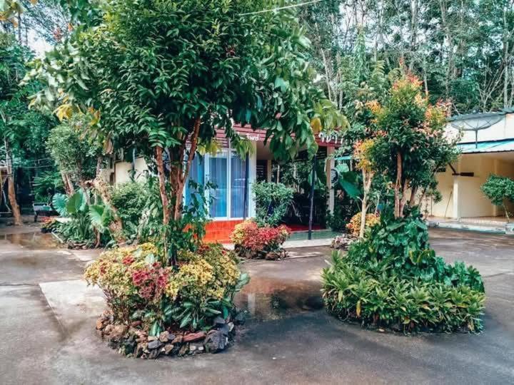 Song Pee Nong Resort Phattalung Phatthalung Kültér fotó